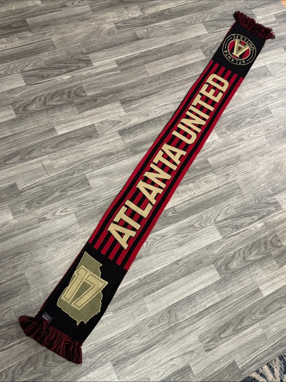 NWT MLS Atlanta United knit fringe scarf